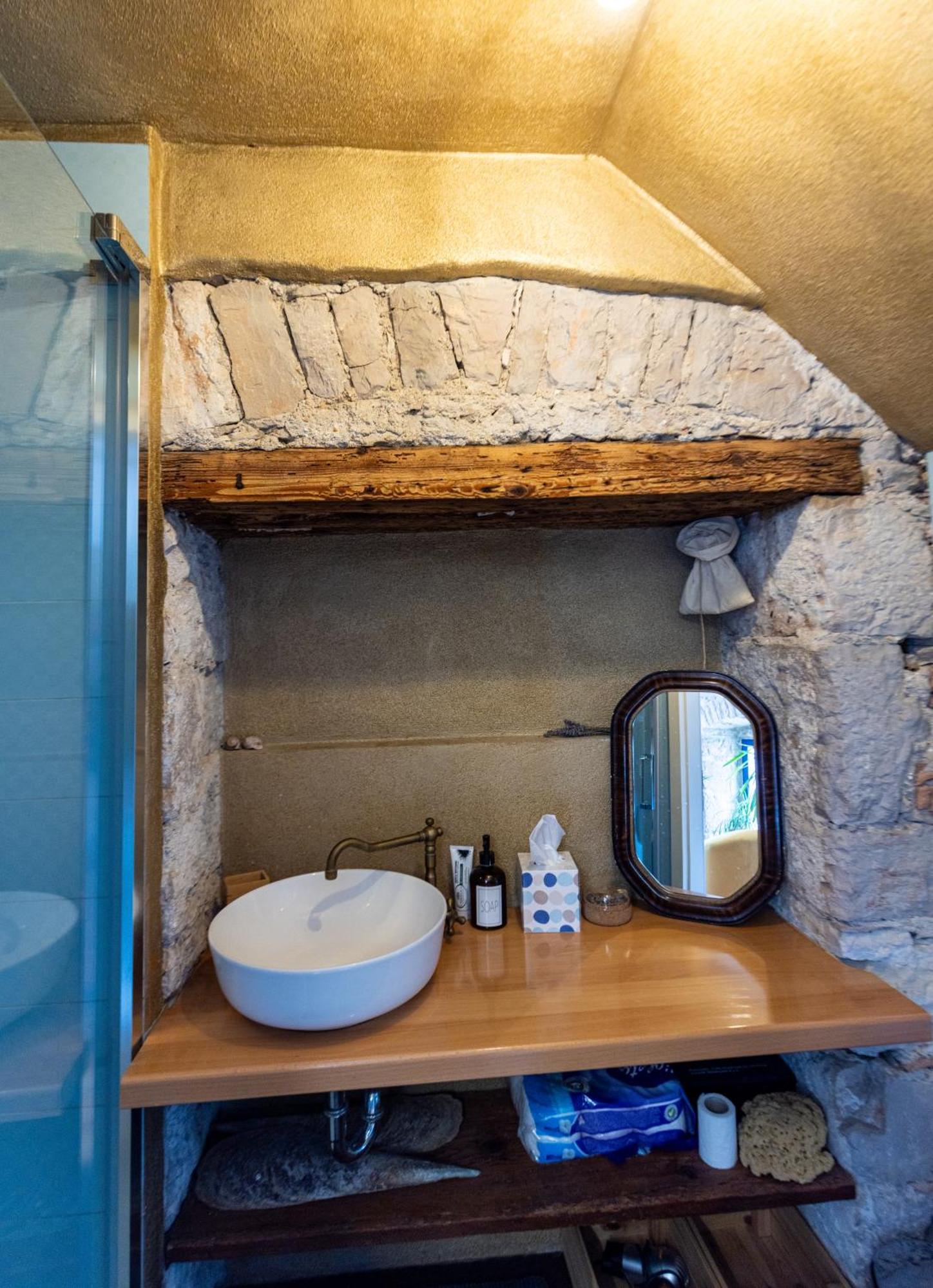 דירות וודיצה Old House מראה חיצוני תמונה